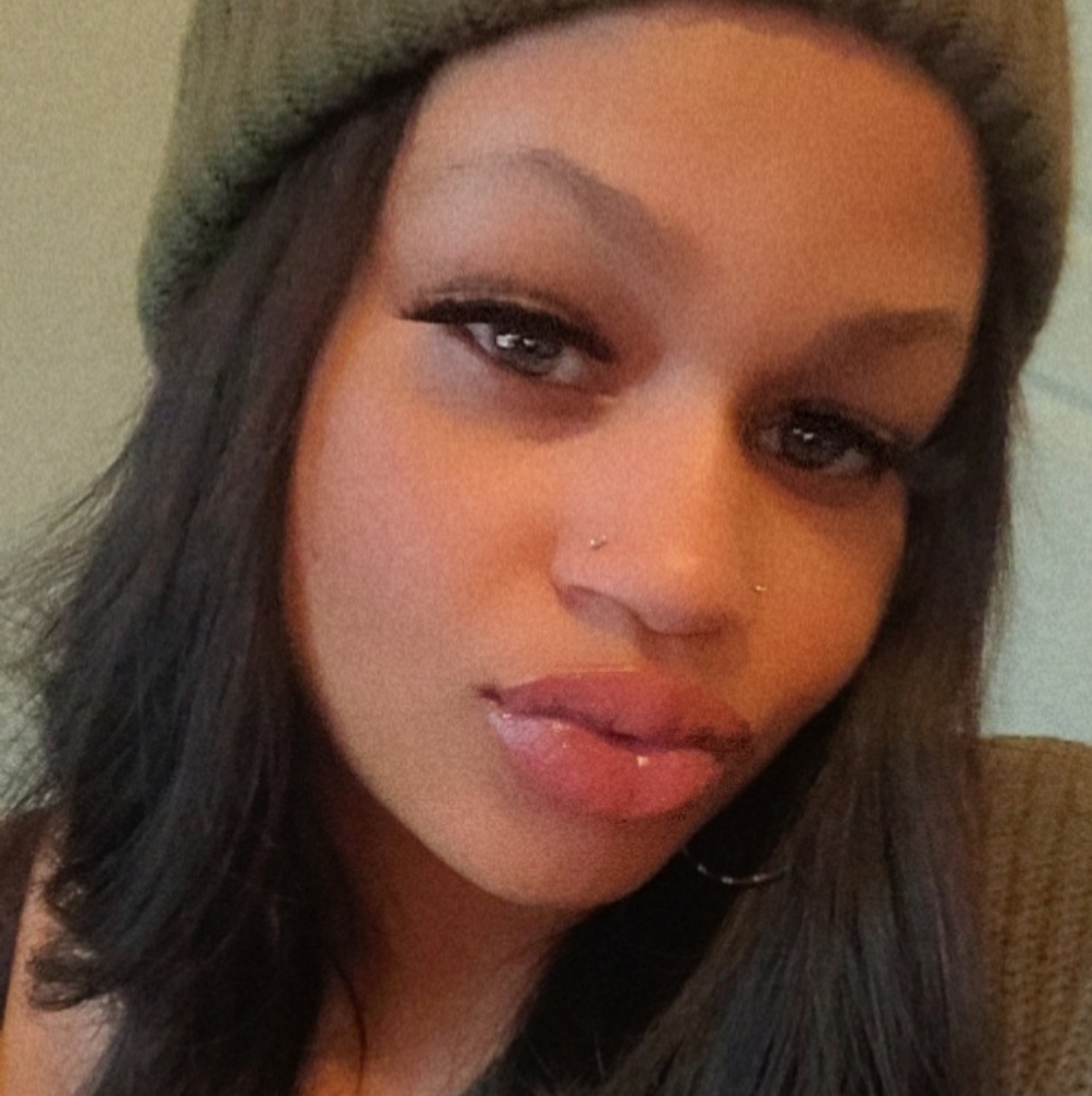 Meet your Posher, Amiana